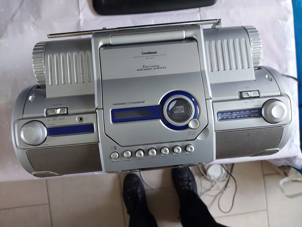 GOODMANS Stereo MW-FM CD, Model GPS 327R - Image 2