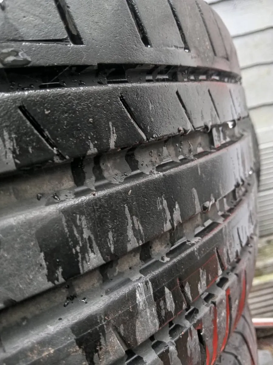 Mercedes alloys very good tyres - Image 4