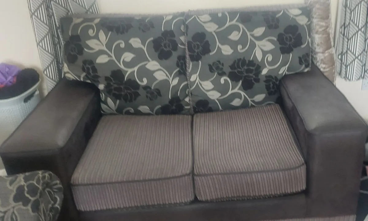 Couches - Image 3