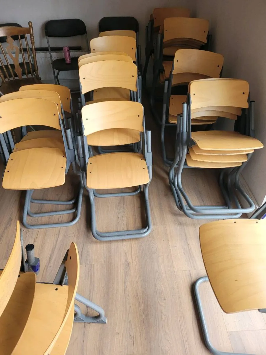40 Chairs