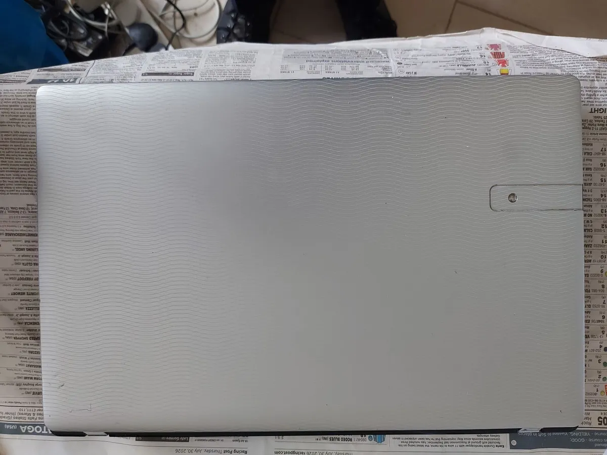 Packard Bell Easynote TM82-RB-020UK 15.6" Laptop - Image 4