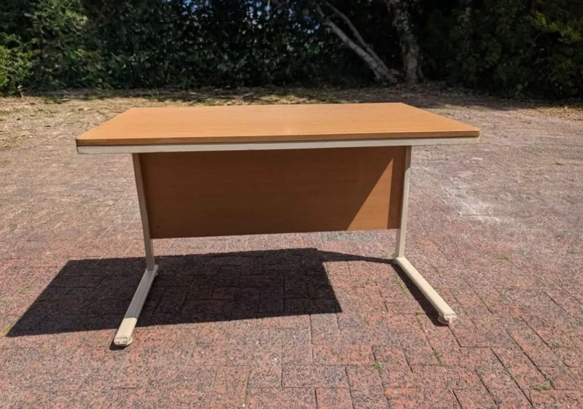 Study table - Image 3