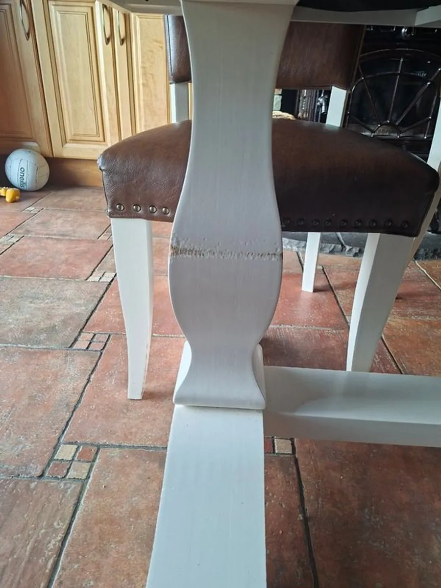 Extendable dining table and chairs. - Image 2