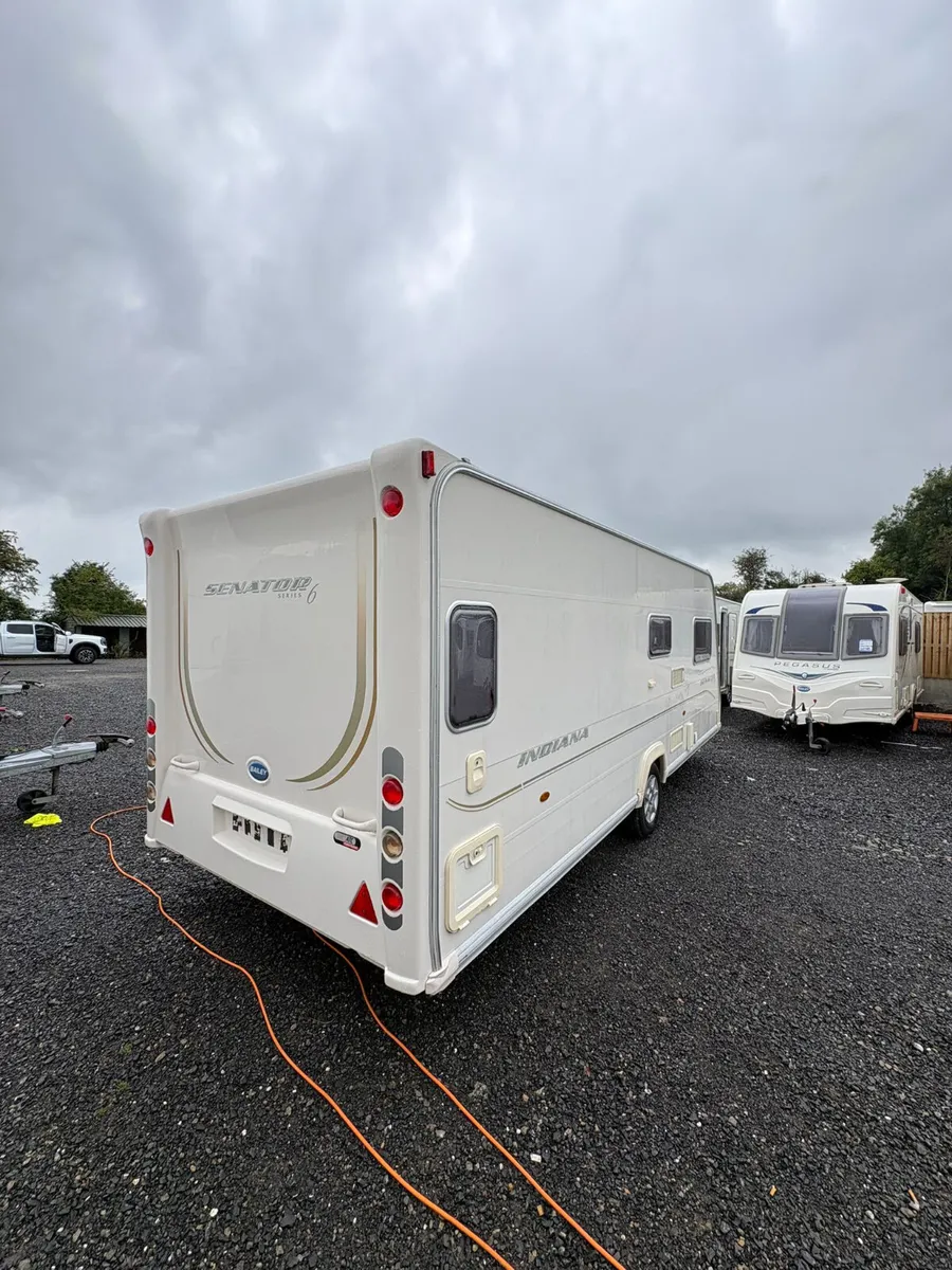 Bailey Senator Indiana – 4 Berth Fixed Bed Caravan - Image 4