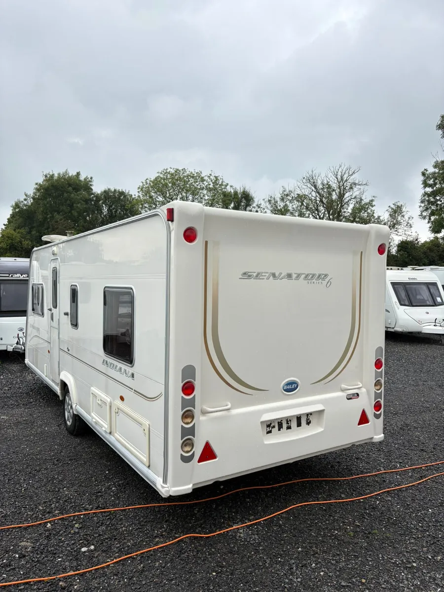 Bailey Senator Indiana – 4 Berth Fixed Bed Caravan - Image 3