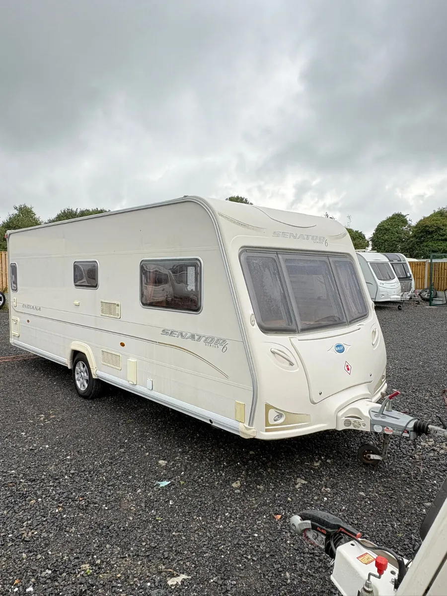 Bailey Senator Indiana – 4 Berth Fixed Bed Caravan - Image 2