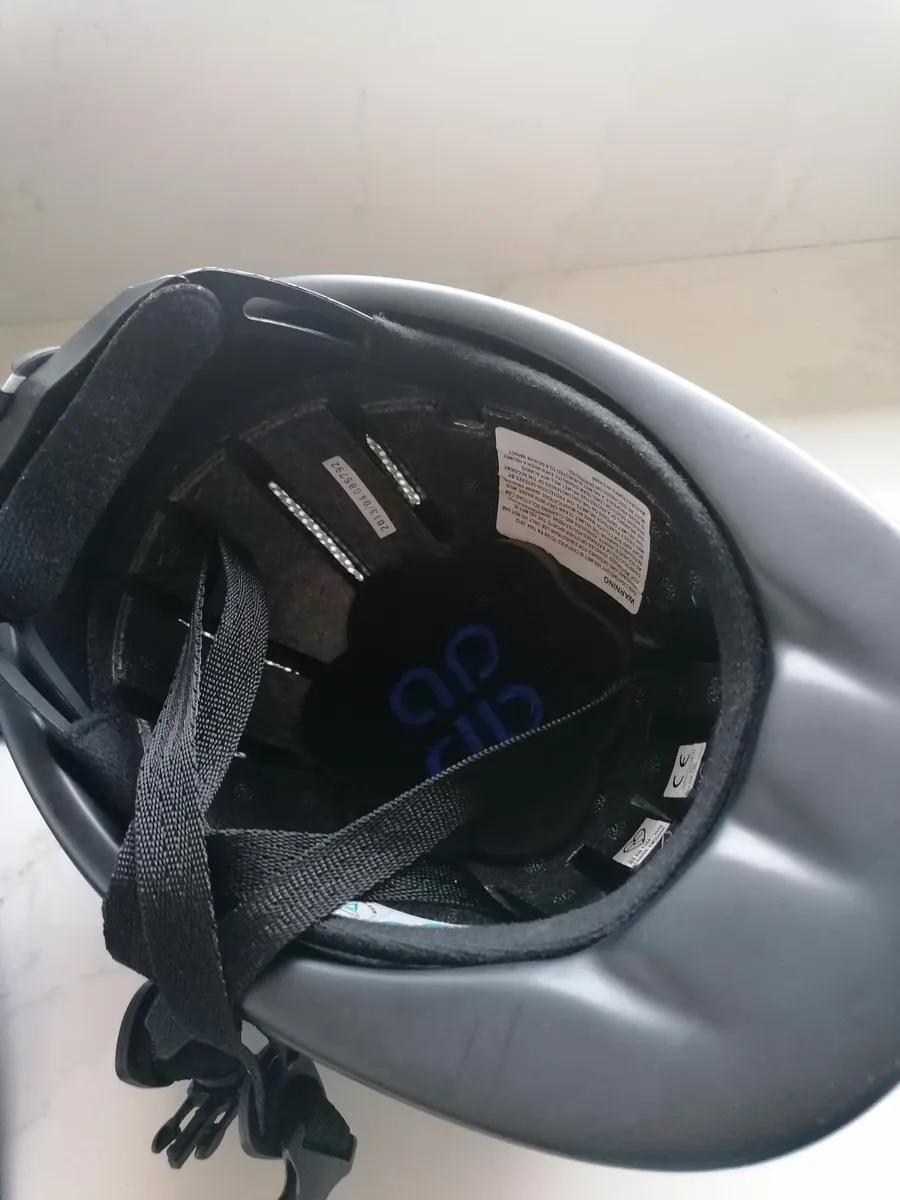 Child's Riding helmet - Image 2