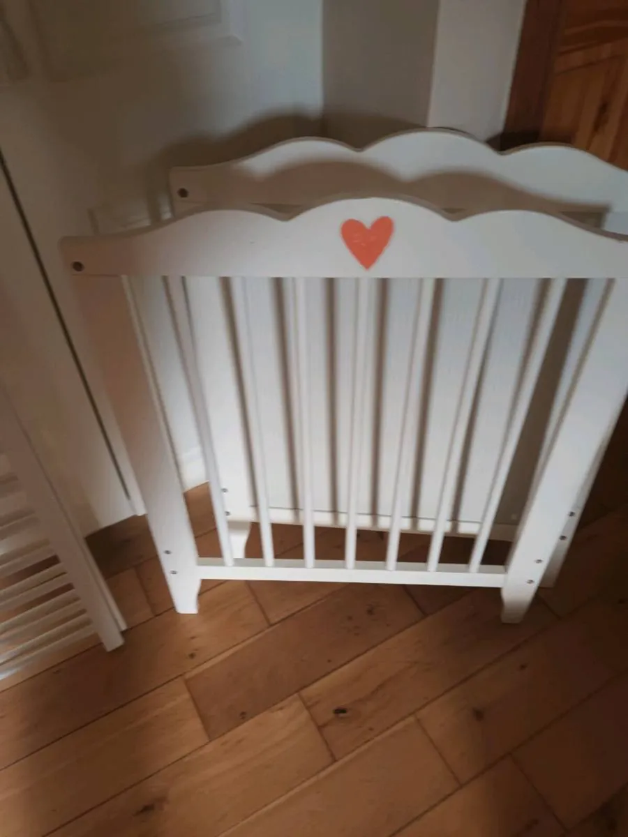 Cot for baby - Image 1
