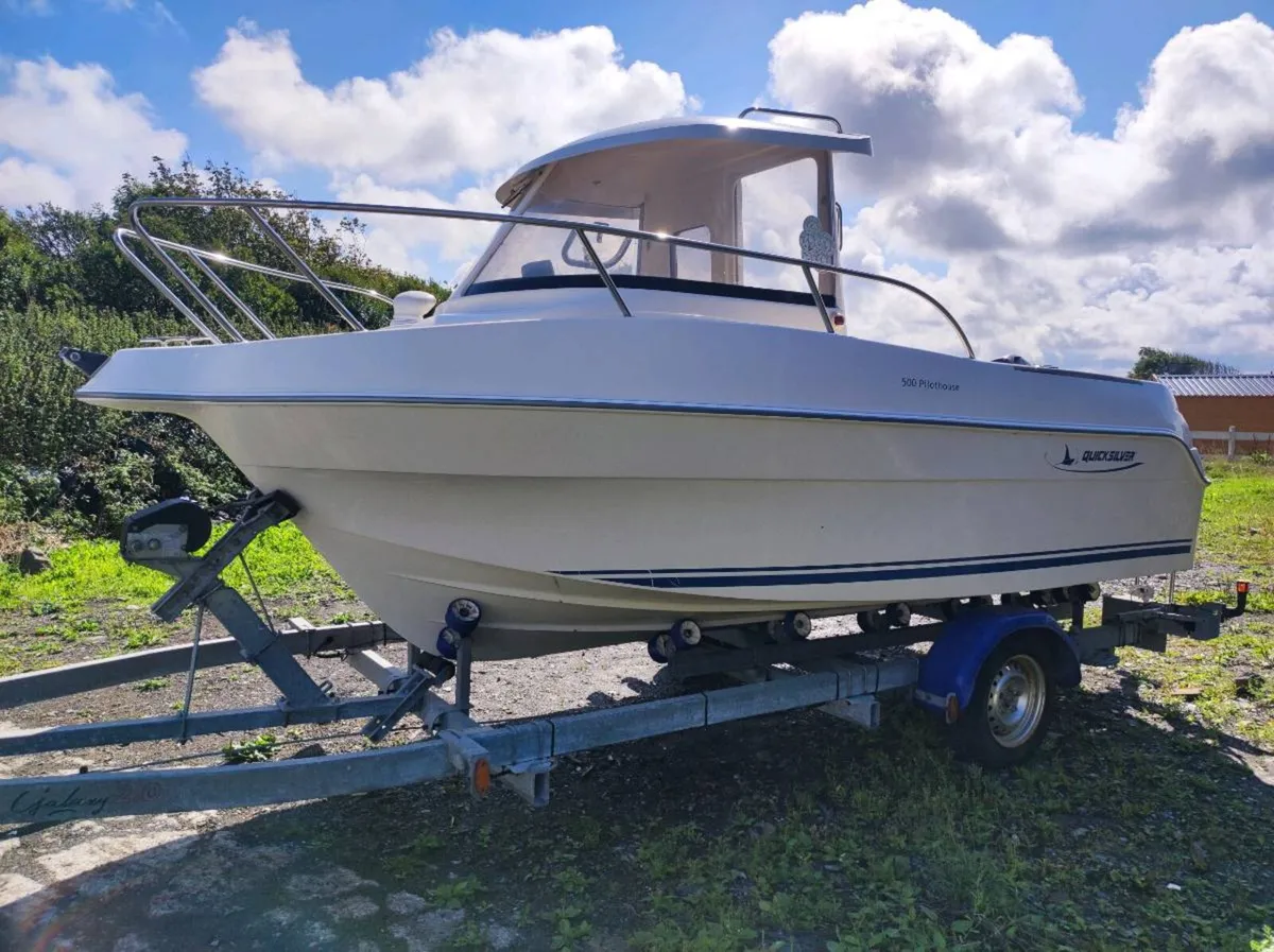 Fishing boat - Image 4