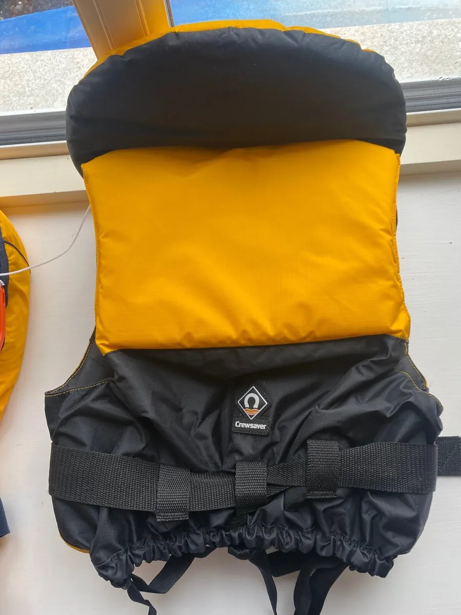 Life jackets - Image 2