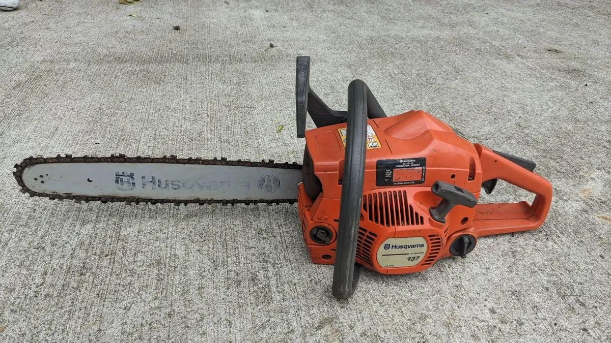 Husqvarna 137 Chainsaw - Image 1