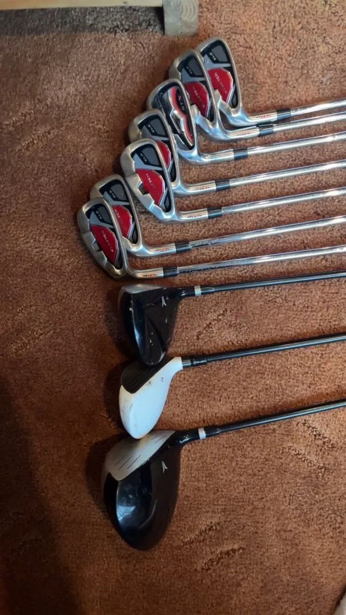 Left handed golf clubs - Image 1