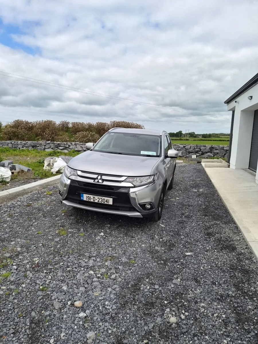 Mitsubishi Outlander 2019 4WD - 2 Seater - Image 2