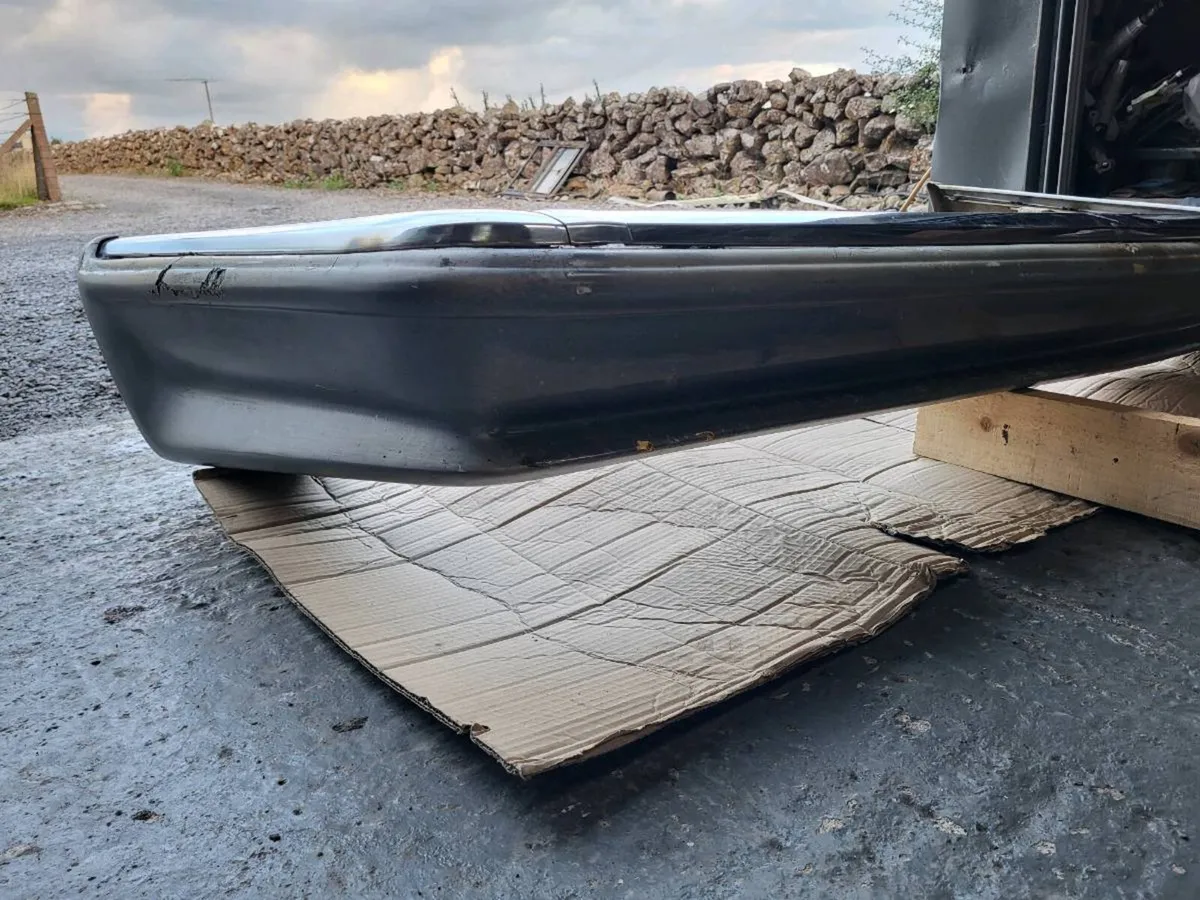 Mercedes w126 Bumper - Image 1