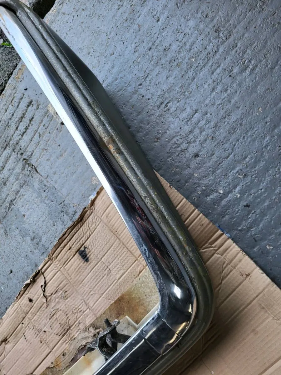 Mercedes w126 Bumper - Image 2