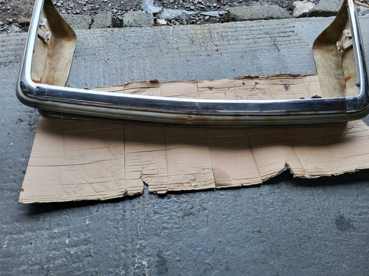 Mercedes w126 Bumper - Image 4