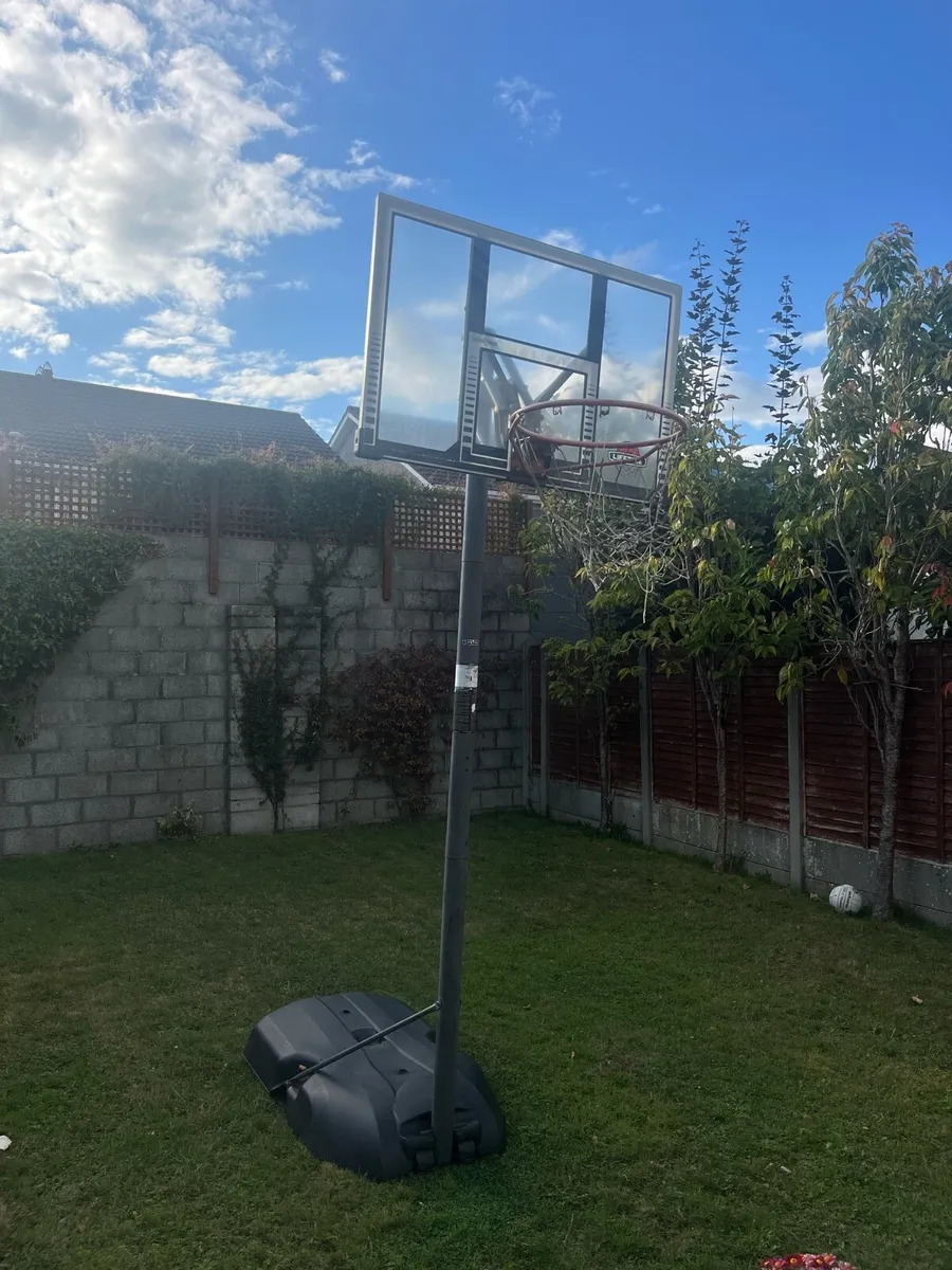 10ft Lifetime Basketball Hoop - Adjustable height - Image 3