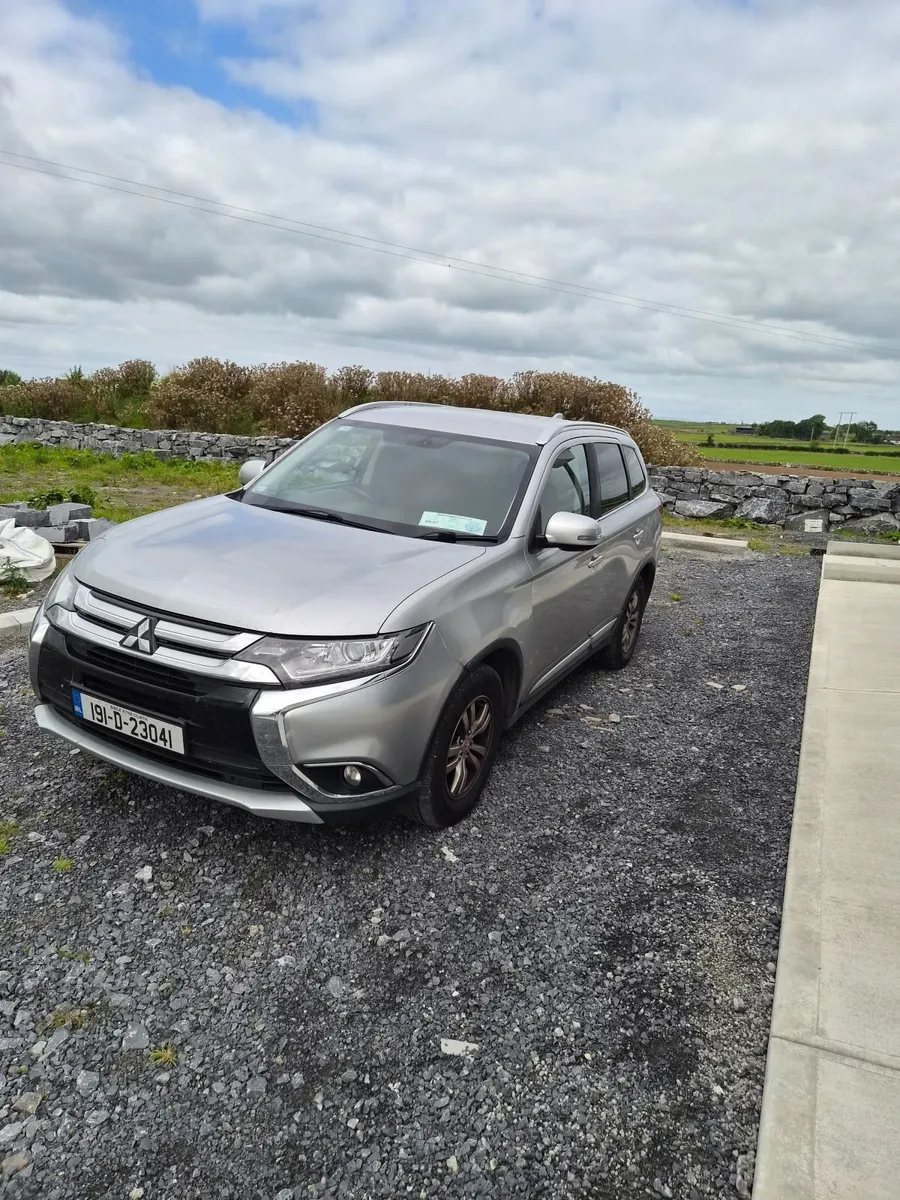 Mitsubishi Outlander 2019 4WD - 2 Seater - Image 4
