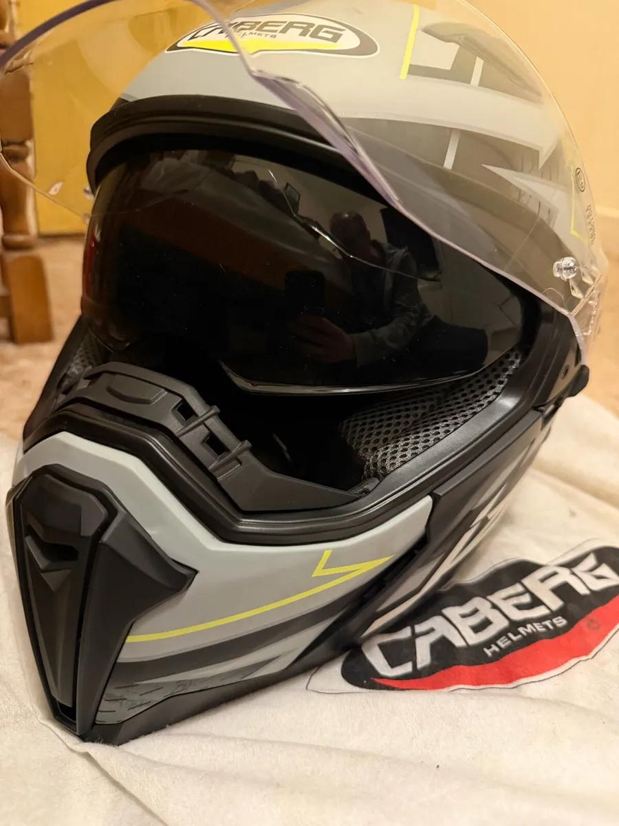 Helmet clean and dark visor - Image 1