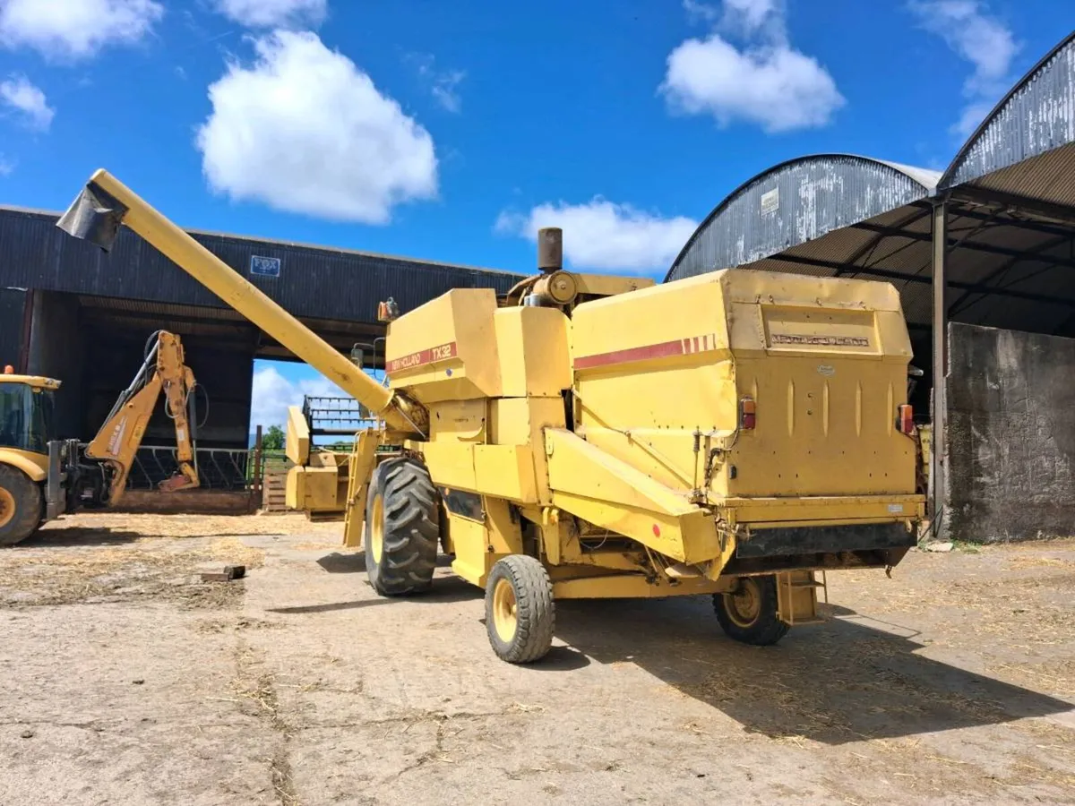 New holland TX 32 - Image 2