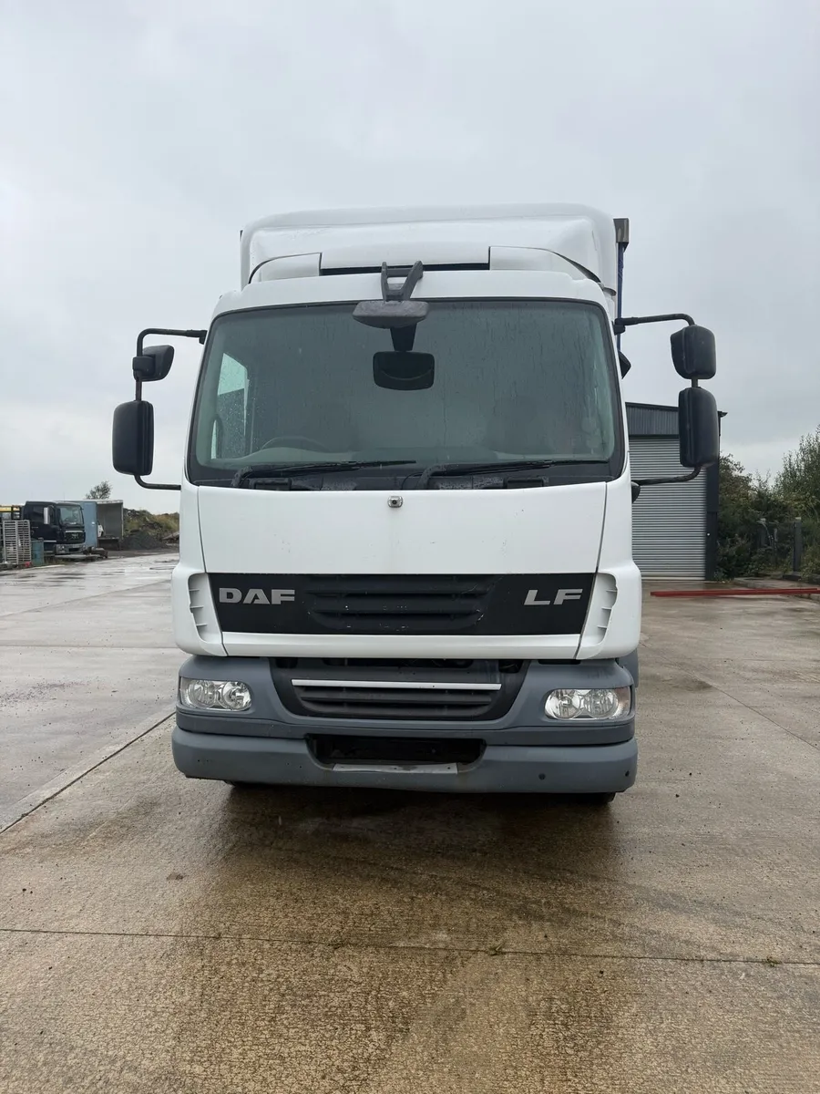 Daf lf 55 curtain sider 16 ton - Image 3
