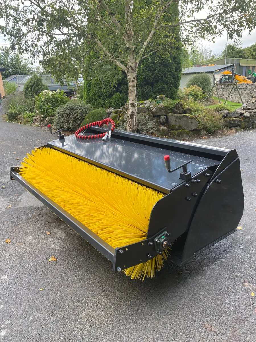 Bucket sweeper brush for mini loader - Image 1