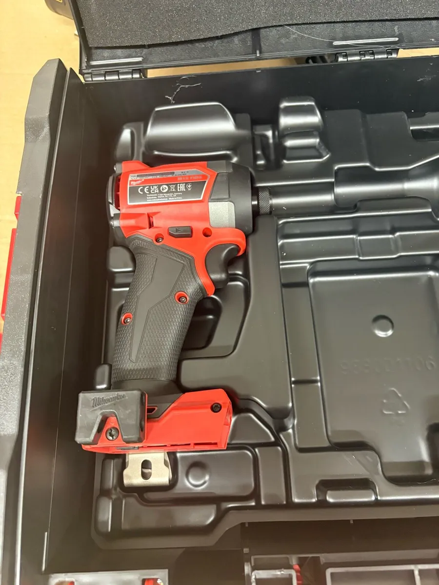 Milwaukee Gen 4 fid3 impact with box - Image 1