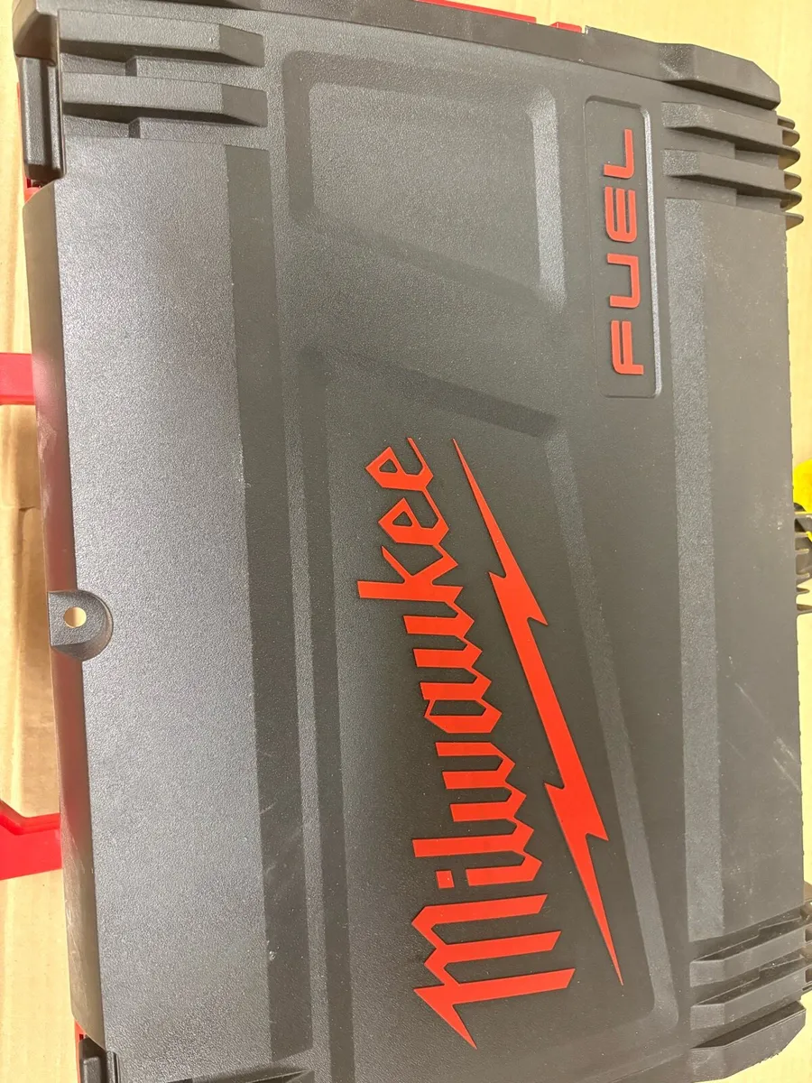 Milwaukee Gen 4 fid3 impact with box - Image 3