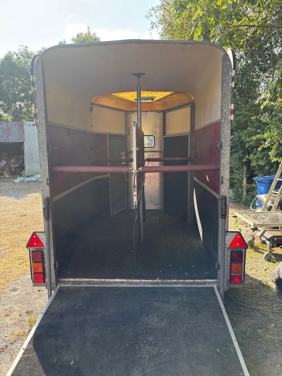 Ifor Williams horse box - Image 4