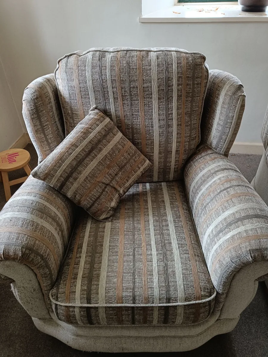 Couches - Image 2