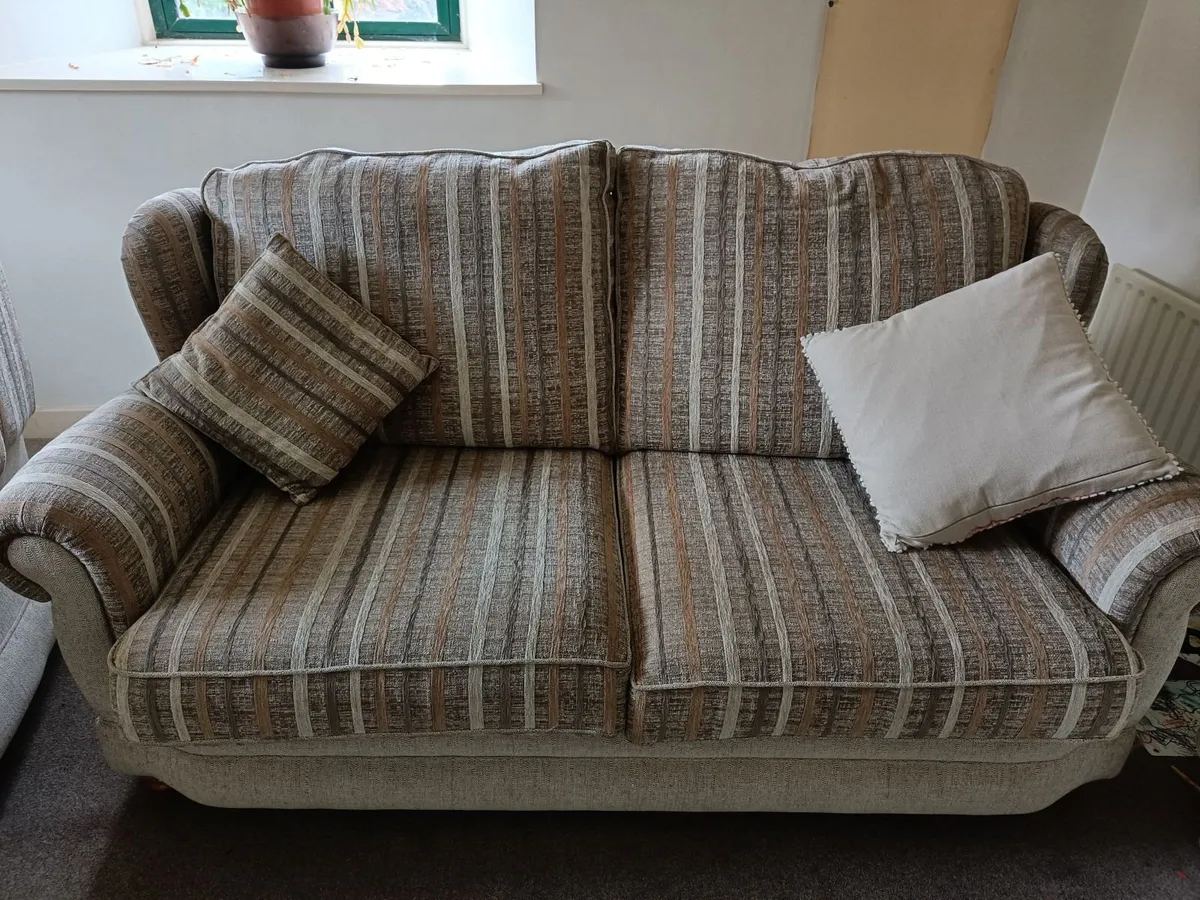 Couches - Image 3