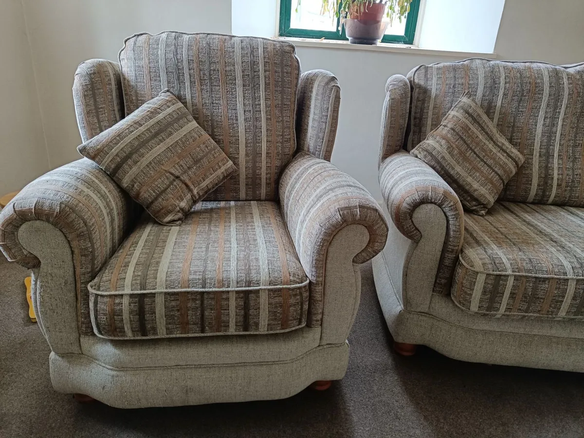 Couches - Image 4