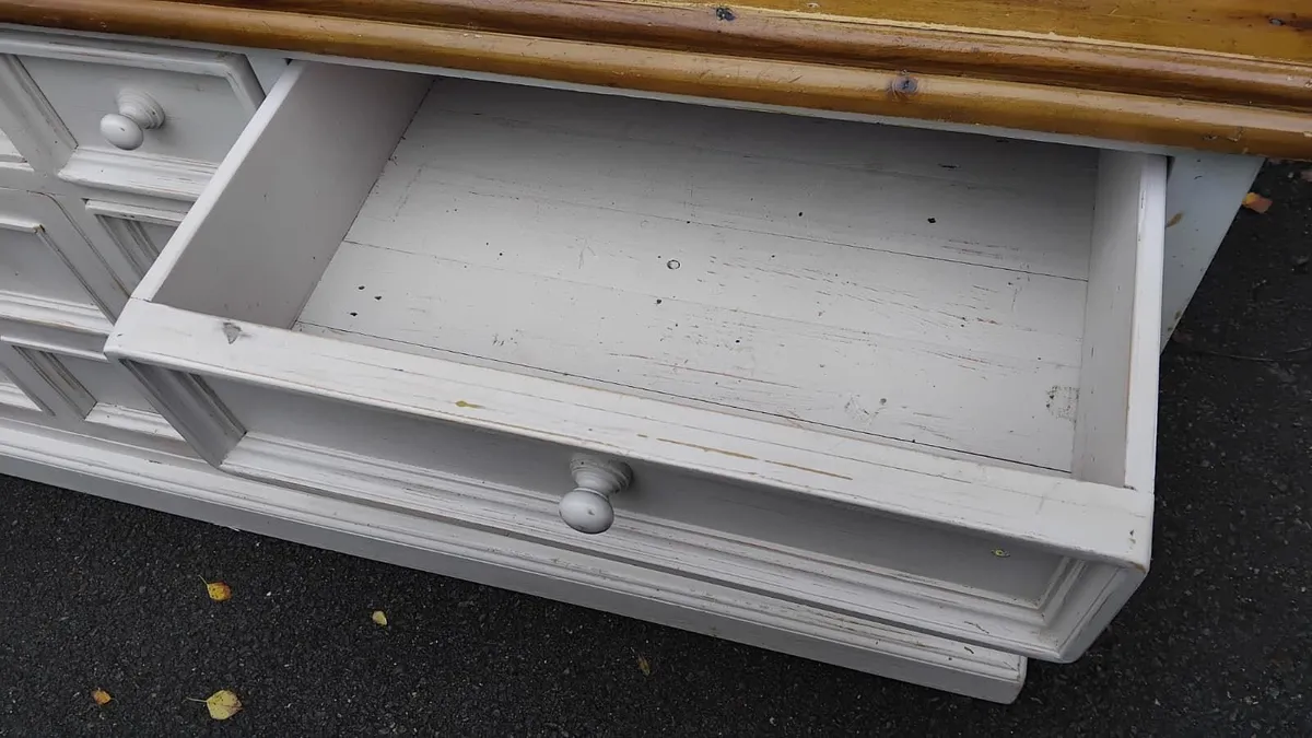 Large Rustic sideboard - Image 4