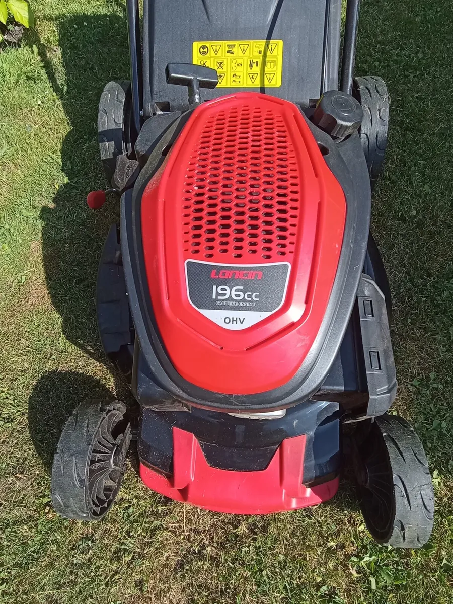 Petrol lawn mower - Image 4