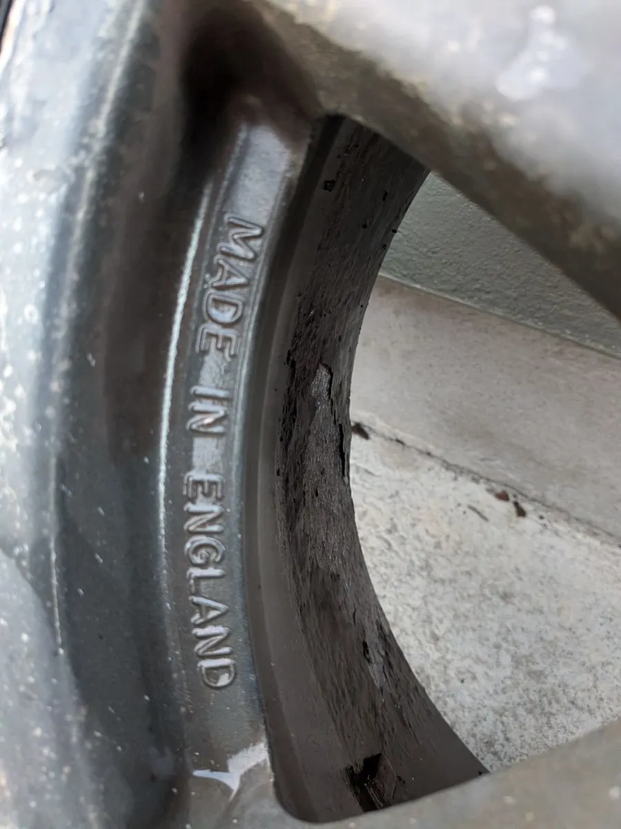 Compomotive 18" MO6s Ford fitment alloy wheels - Image 3