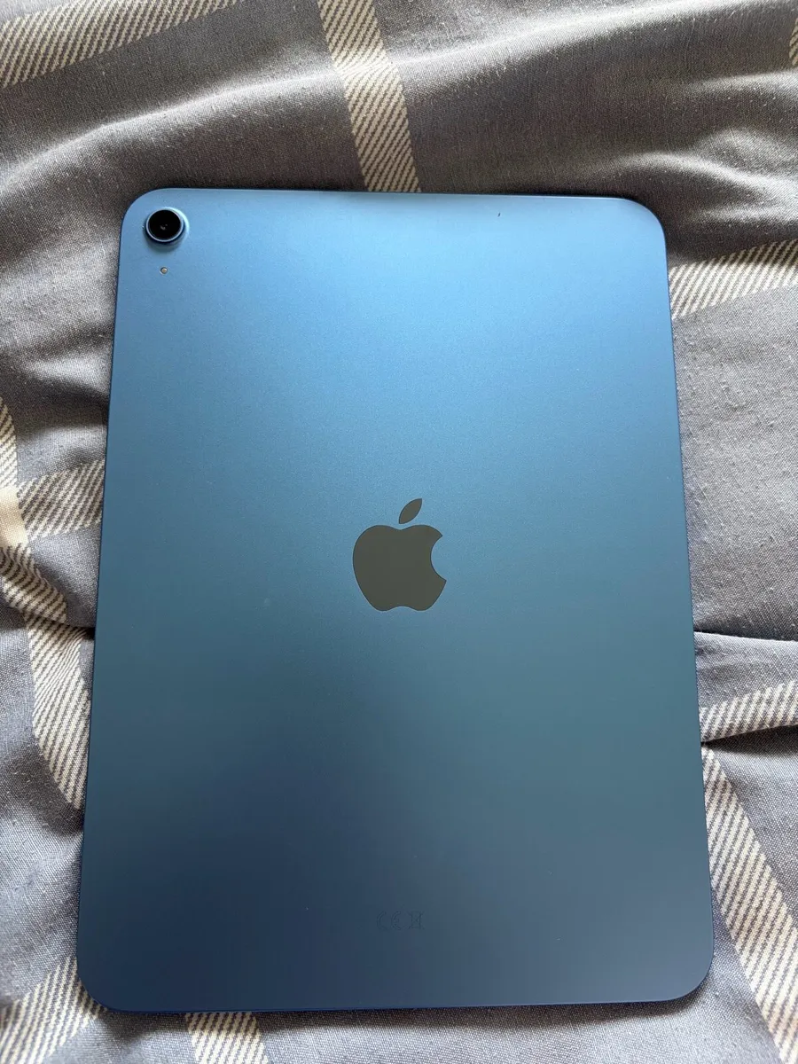 Apple iPad a16 11” 2025 - Image 1