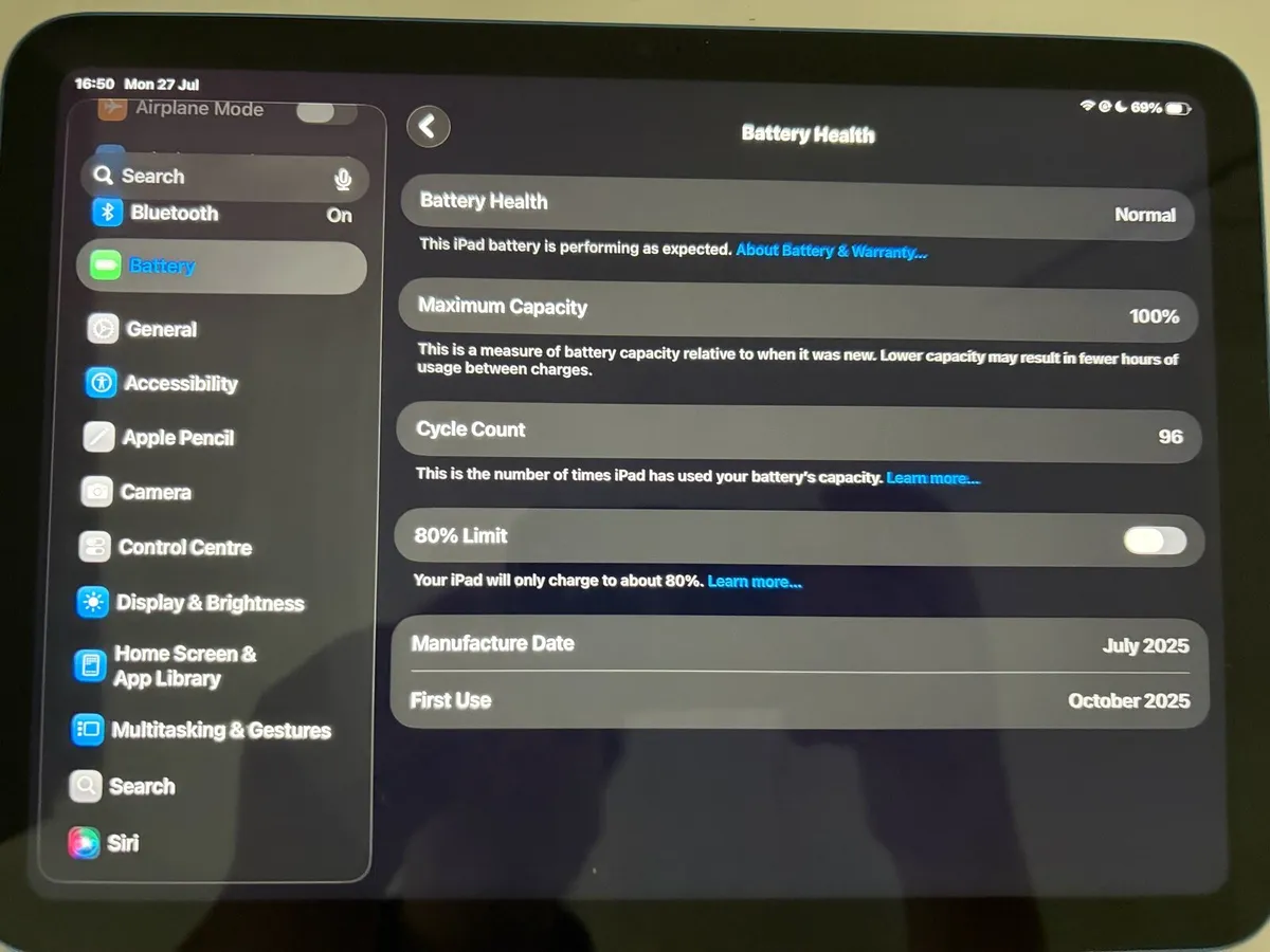 Apple iPad a16 11” 2025 - Image 3