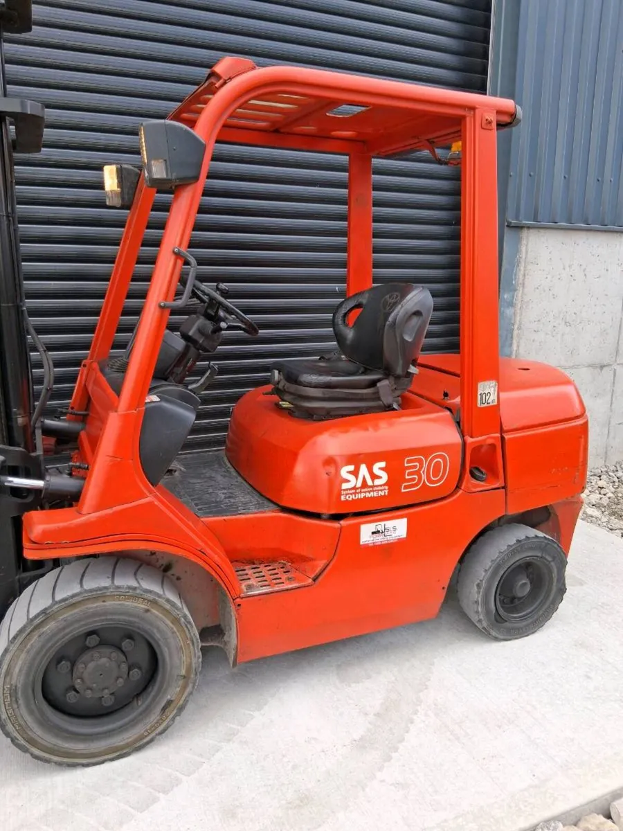 Forklift - Image 2