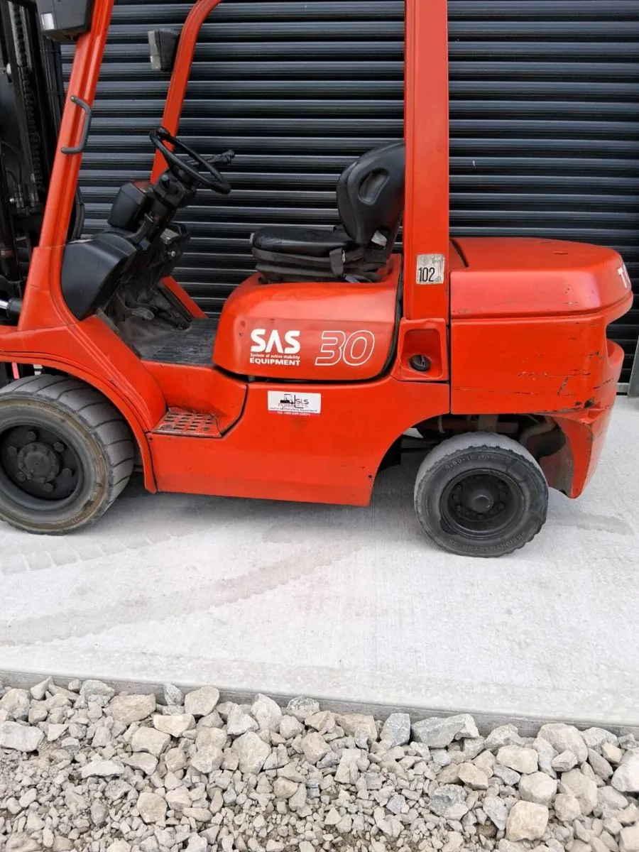 Forklift - Image 4