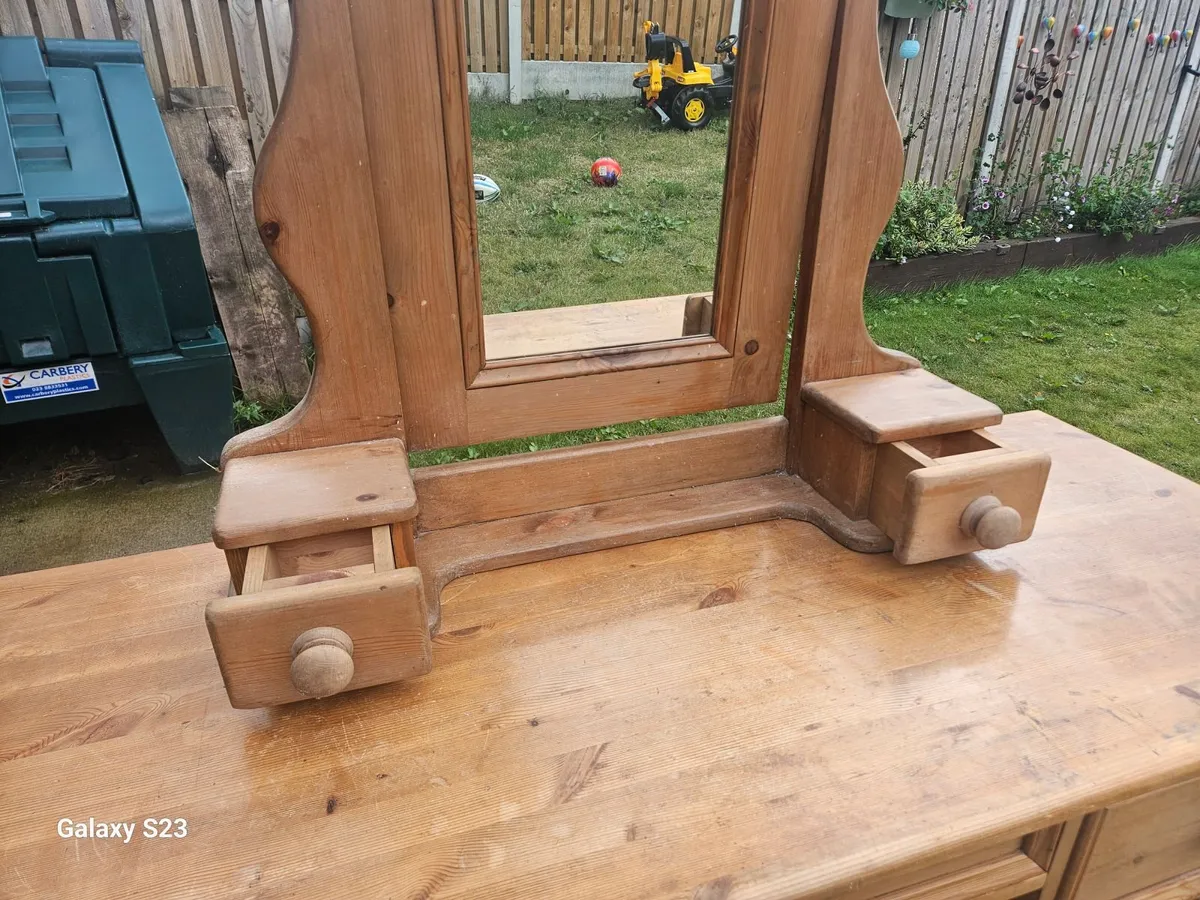 Solid wood dressing table with mirror - Image 2