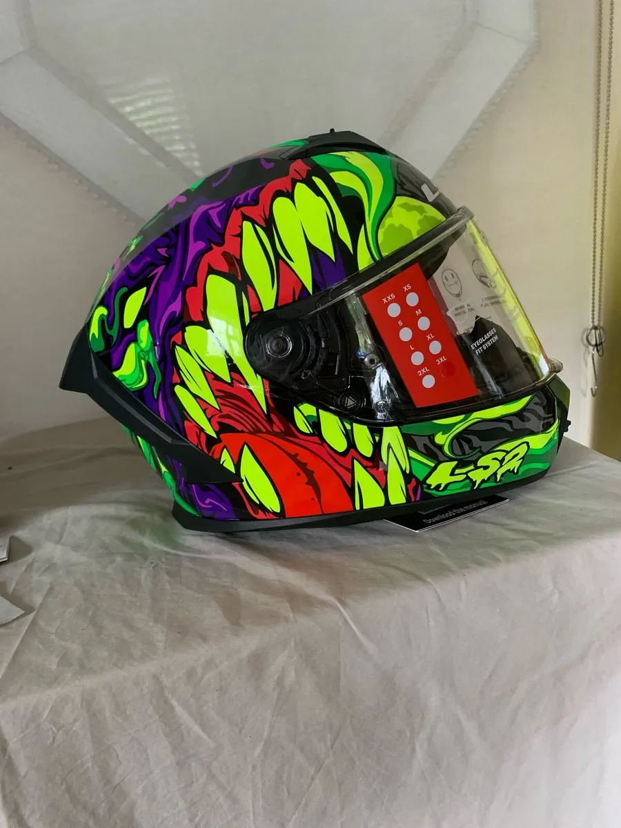 open sat and Sunday  ls2 helmet €89 - Image 1