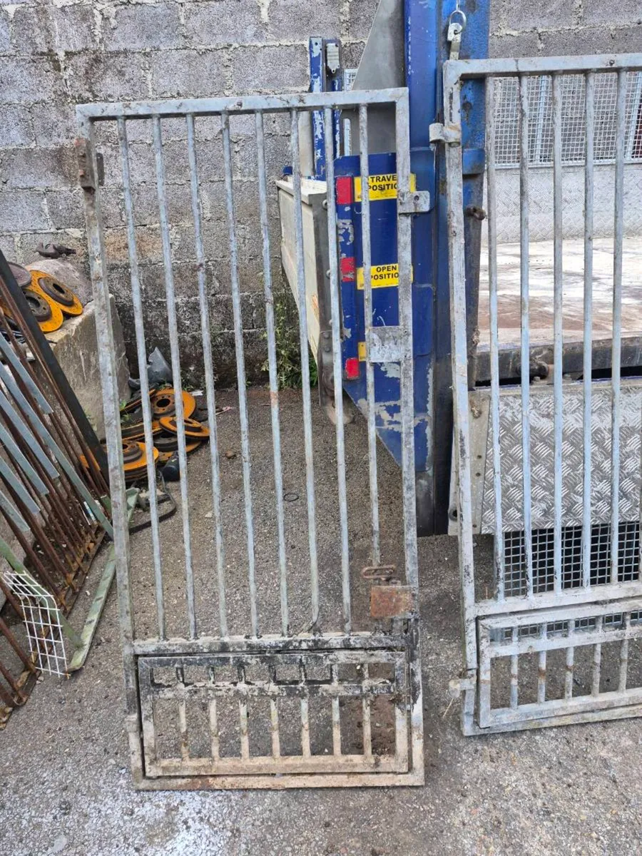 Animal enclosure/ dog run gates - Image 4
