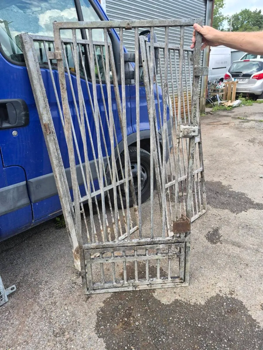 Animal enclosure/ dog run gates - Image 1