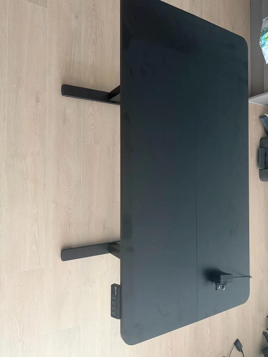 Like New Electric Standing Desk Ergomaker 120x60cm - Image 3