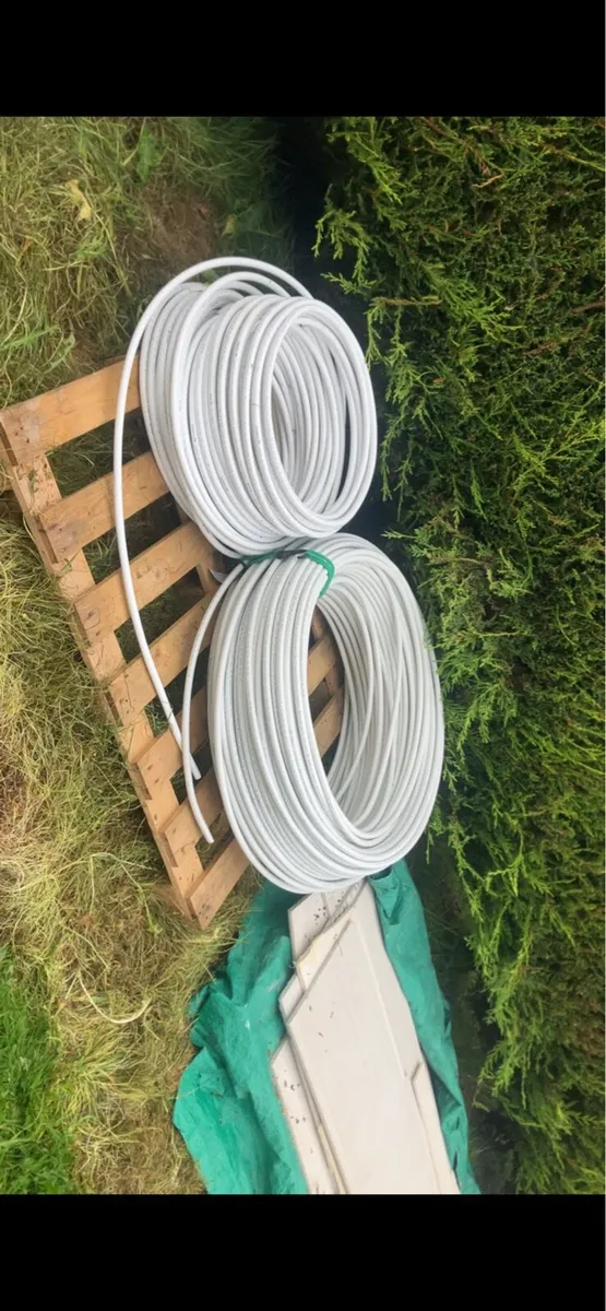 GOING CHEAP……Underfloor heating pipe - Image 1