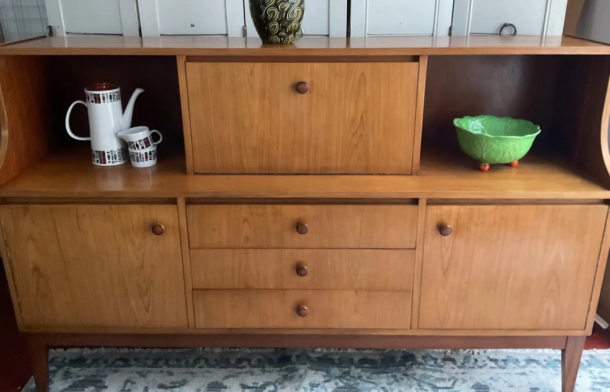 Mid century.MCM teak side board in great condition - Image 1