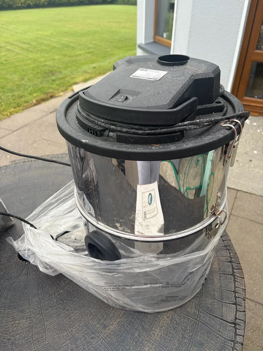 De Vielle Double Chamber Ash Vac – 1200W – 25L - Image 1