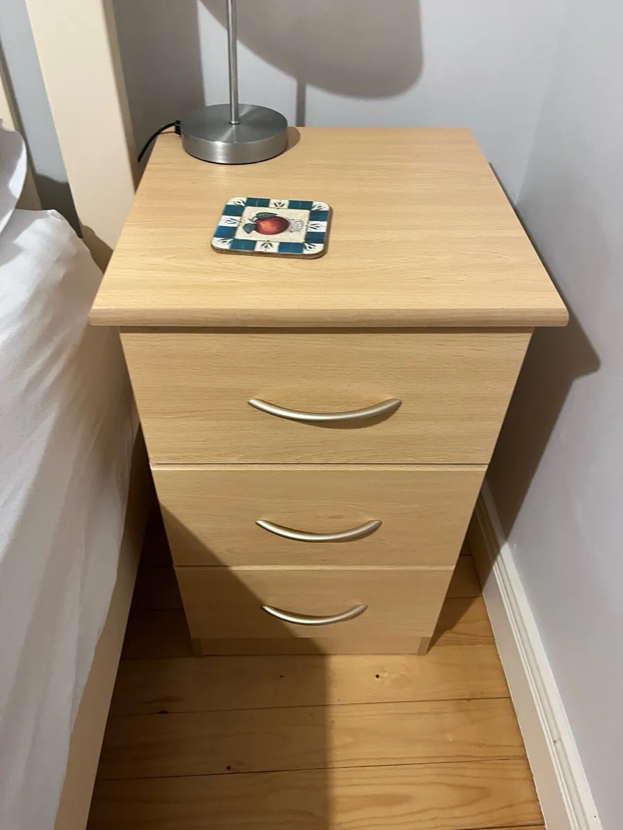 2 bedside lockers - Image 1
