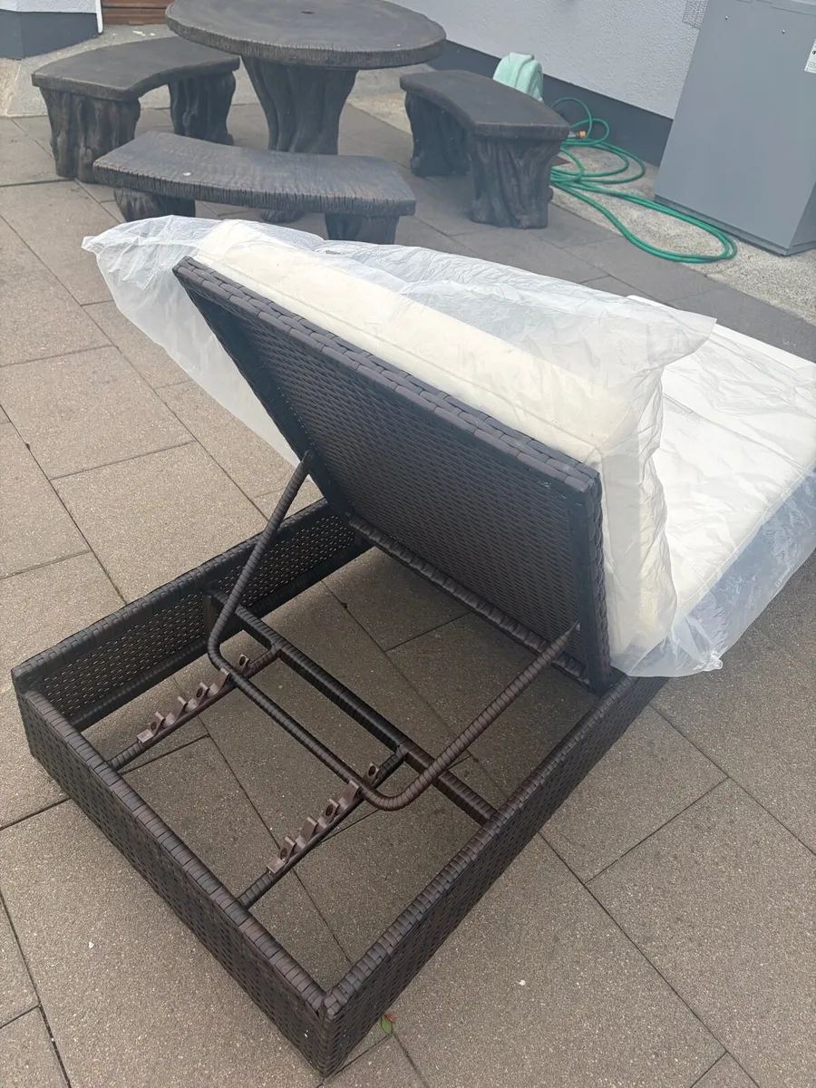 2 x Sun Loungers & 1 x Garden Table - Rattan - Image 4