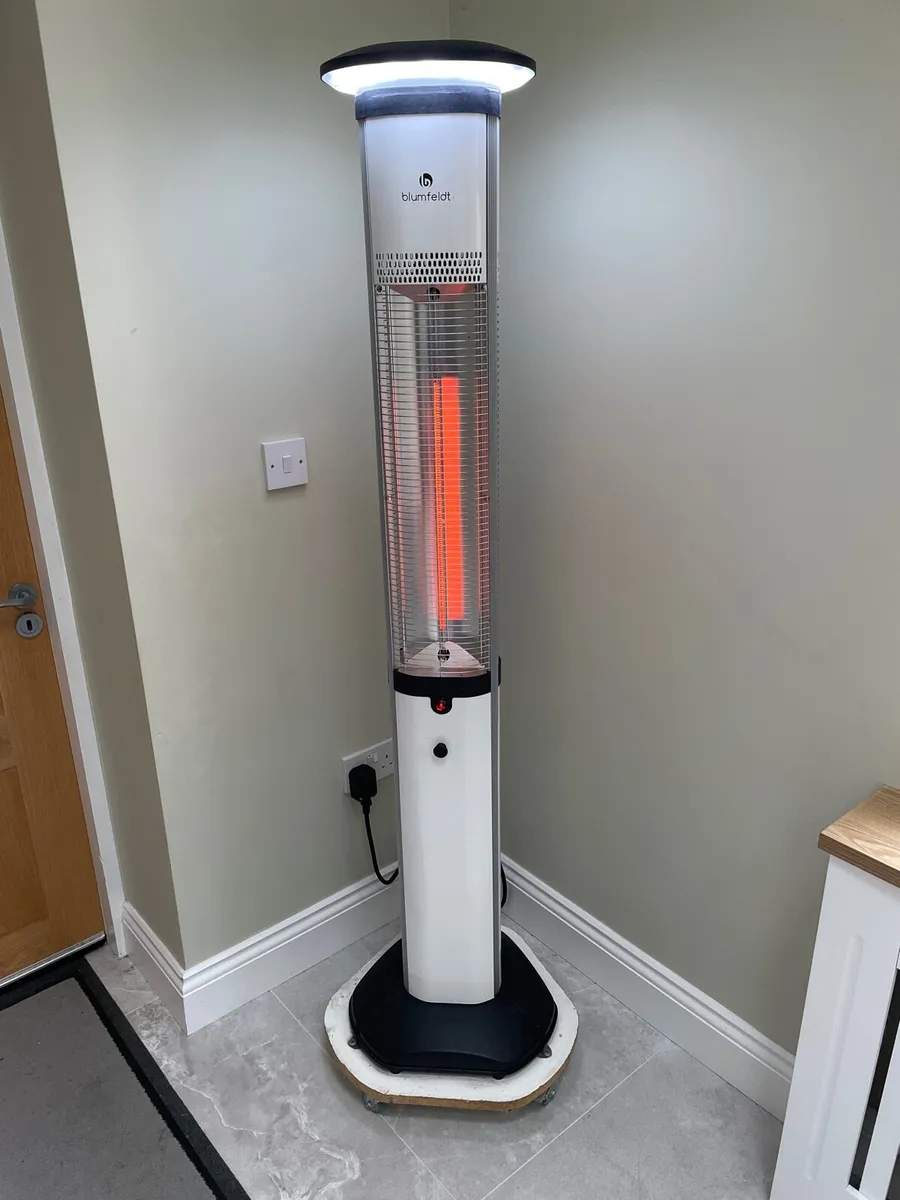 Blumfeldt Megalith 2700w infrared patio heater - Image 1